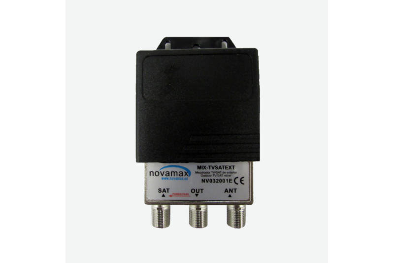 Mezclador RF/SAT, con conector F todos misma dirección, para mástil, de Exterior. Blindado, cajita protectora.